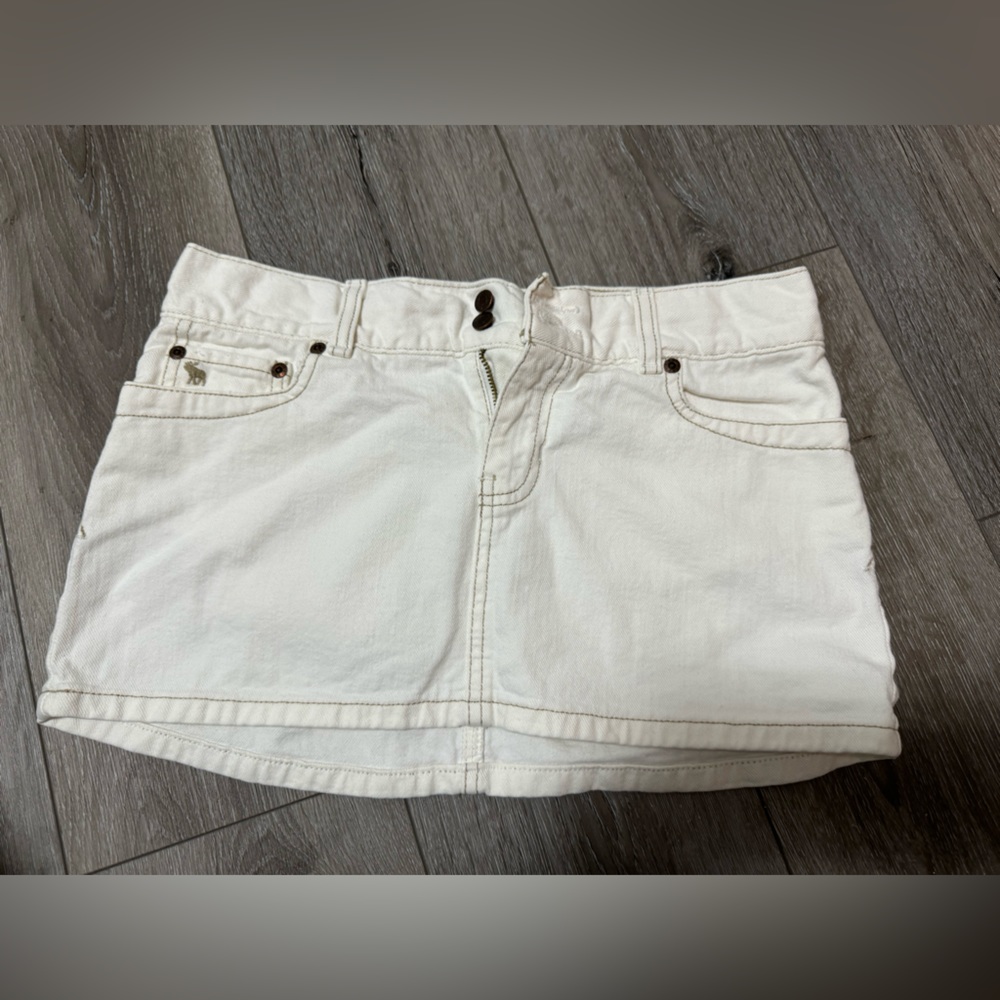 Mini white skirt